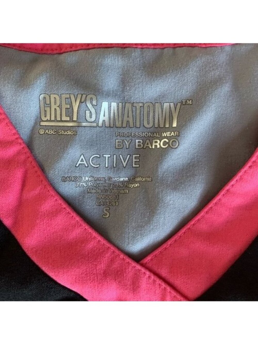 Greys Anatomy By Barco Active Scrub Top S Black Pink Gray V-Neck Front Pockets - Picture 3 of 8